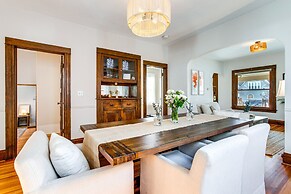 4 Mi to Downtown Denver: Washington Park Hideaway!