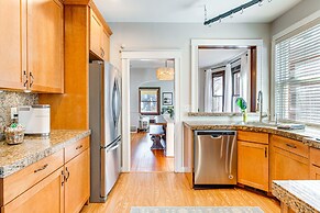 4 Mi to Downtown Denver: Washington Park Hideaway!