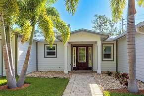 Pet-friendly Retreat in Stuart w/ Saltwater Pool!