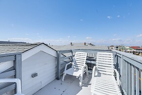 Renovated Ocean City Retreat - Walk to Beach!
