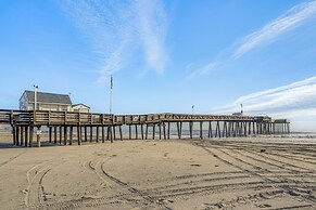 Renovated Ocean City Retreat - Walk to Beach!