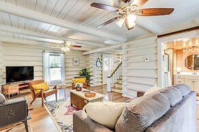 Dog-friendly Hiawassee Cabin w/ Decks & Fire Pit!