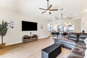 Valrico Home w/ Yard ~ 14 Mi to Downtown Tampa