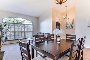 Valrico Home w/ Yard ~ 14 Mi to Downtown Tampa