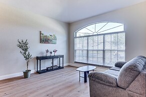 Valrico Home w/ Yard ~ 14 Mi to Downtown Tampa