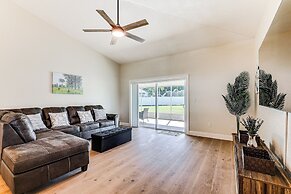Valrico Home w/ Yard ~ 14 Mi to Downtown Tampa