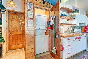 Cozy Kenai Abode w/ Private Deck: 5 Mi to Ocean!