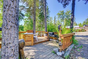 Cozy Kenai Abode w/ Private Deck: 5 Mi to Ocean!