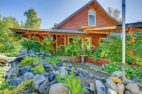 Cozy Kenai Abode w/ Private Deck: 5 Mi to Ocean!