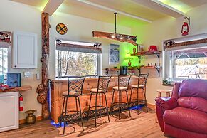 Cozy Kenai Abode w/ Private Deck: 5 Mi to Ocean!
