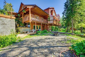 Cozy Kenai Abode w/ Private Deck: 5 Mi to Ocean!