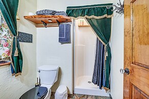 Cozy Kenai Abode w/ Private Deck: 5 Mi to Ocean!