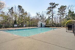 Murrells Inlet Condo w/ Pool Access, Near Beach!