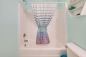 Murrells Inlet Condo w/ Pool Access, Near Beach!