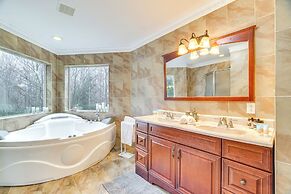 Pet-friendly Tobyhanna Escape Near Hiking & Skiing