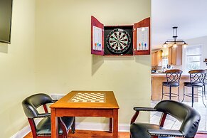 Pet-friendly Tobyhanna Escape Near Hiking & Skiing