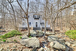 Charming Bushkill Retreat w/ Private Deck & Grill!