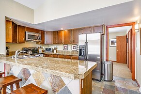 Downtown Frisco Townhome ~ 1 Mi to Lake Dillon!