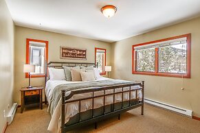 Downtown Frisco Townhome ~ 1 Mi to Lake Dillon!