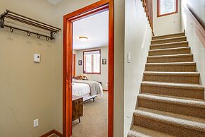 Downtown Frisco Townhome ~ 1 Mi to Lake Dillon!