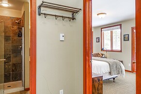 Downtown Frisco Townhome ~ 1 Mi to Lake Dillon!