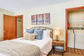 Downtown Frisco Townhome ~ 1 Mi to Lake Dillon!