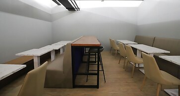 Dash Forwaves Hotel