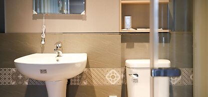 Dash Forwaves Hotel