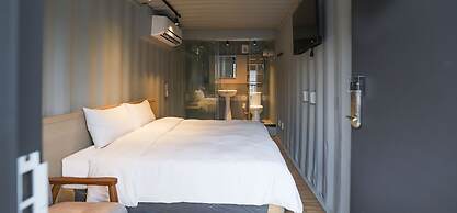 Dash Forwaves Hotel