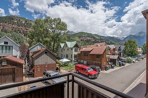 River Club 202 2 Bedroom Condo by Alpine Lodging Telluride