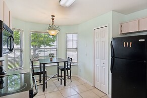 Serene Perfect Family Hideaway Near Disney 4 Bedroom Home by RedAwning