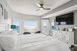 Waterview Towers 732 3 Bedroom Condo by RedAwning