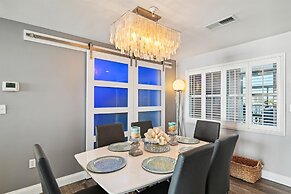 Waterview Towers 732 3 Bedroom Condo by RedAwning