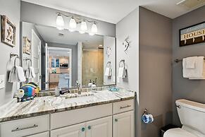 Waterview Towers 732 3 Bedroom Condo by RedAwning