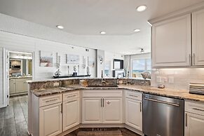 Waterview Towers 732 3 Bedroom Condo by RedAwning