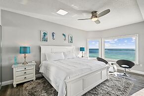 Waterview Towers 732 3 Bedroom Condo by RedAwning