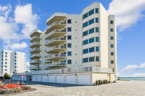 Waterview Towers 732 3 Bedroom Condo by RedAwning