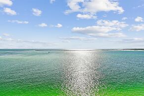 Waterview Towers 732 3 Bedroom Condo by RedAwning