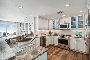 Waterview Towers 732 3 Bedroom Condo by RedAwning