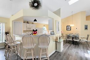 4 Bed Located in Davenport Only Minutes to Disney
