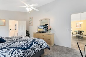 4 Bed Located in Davenport Only Minutes to Disney