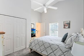 4 Bed Located in Davenport Only Minutes to Disney