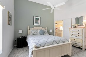 4 Bed Located in Davenport Only Minutes to Disney