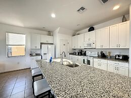 5 Bed South Facing Pool Close to Disney