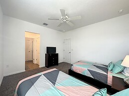 5 Bed South Facing Pool Close to Disney