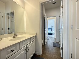 5 Bed South Facing Pool Close to Disney