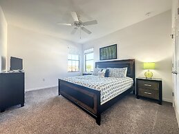 5 Bed South Facing Pool Close to Disney