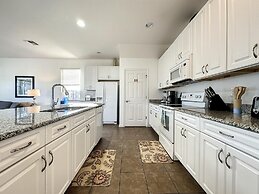 5 Bed South Facing Pool Close to Disney