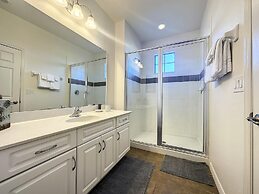 5 Bed South Facing Pool Close to Disney