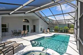 Beautiful 4 Bedroom 3 Bathroom Pool spa Villa